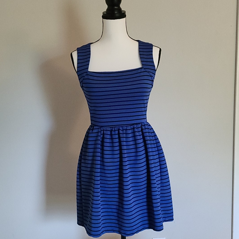 Short dress